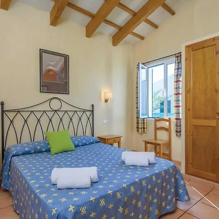 Sullastres Villa *